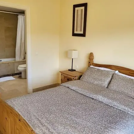 Duquesa 2 Bed With Sea And Golf Views And 5 Pools